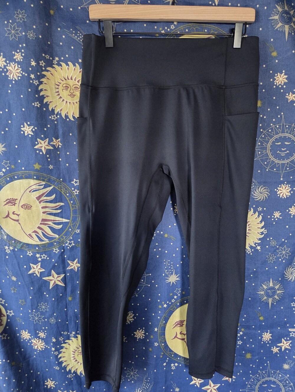 Senita Black 2 Pocket Cropped Workout Legging Capri Length Size XL